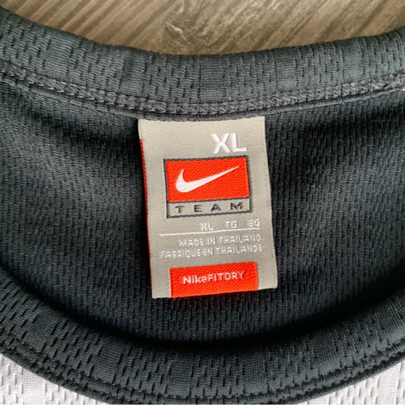 Mens Nike Team Training Duel Color Shirt - Picture 7 of 7